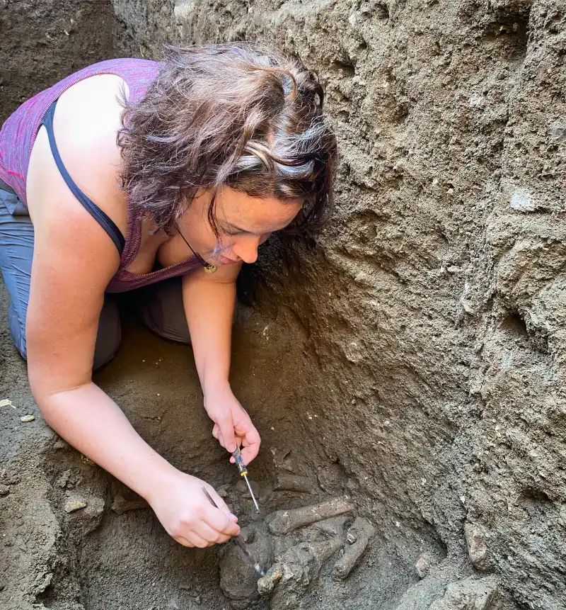Kim Plomp archaeological dig